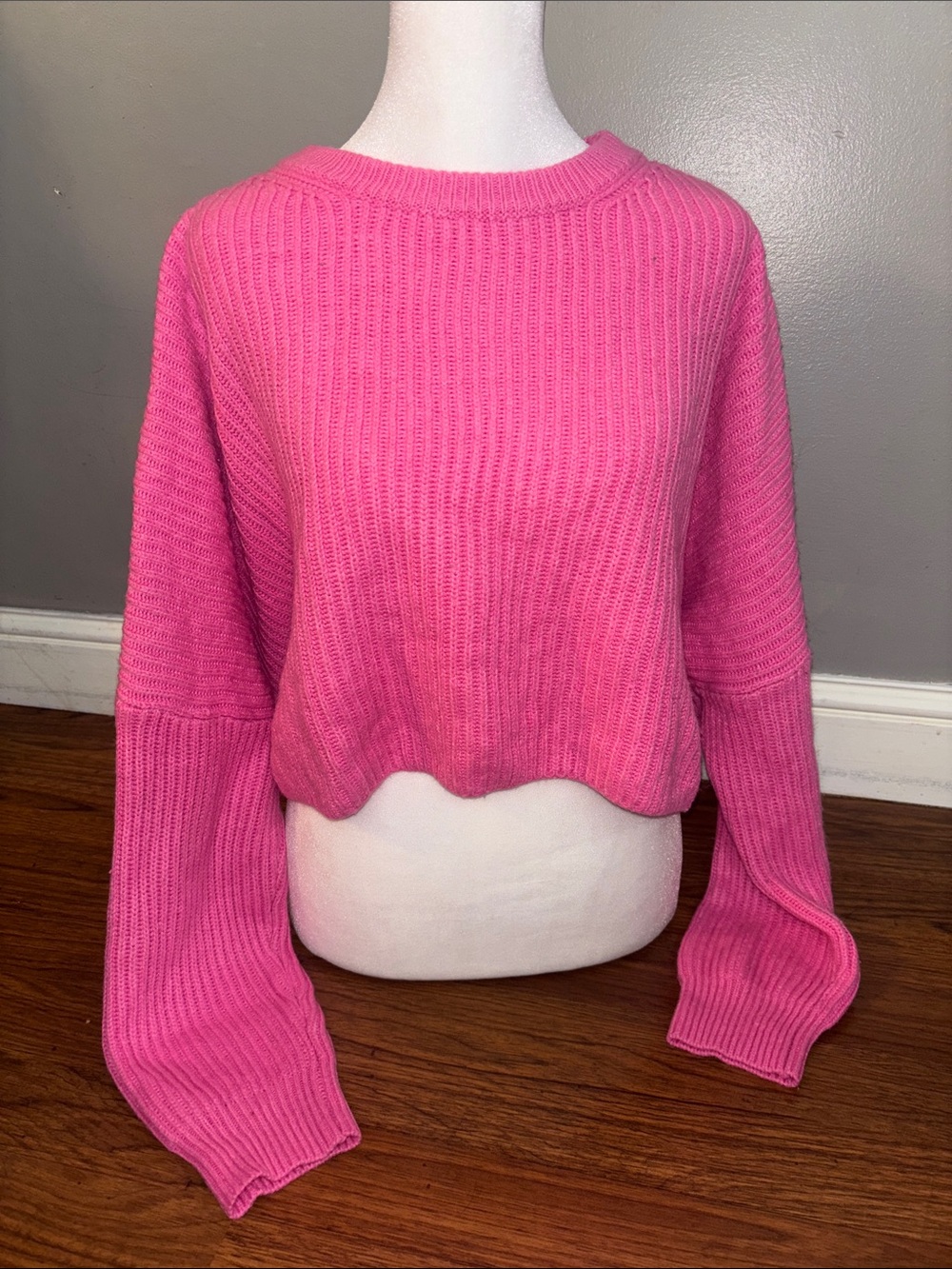 Victoria + Sophia Cropped Crewneck Sweater in Bright Pink